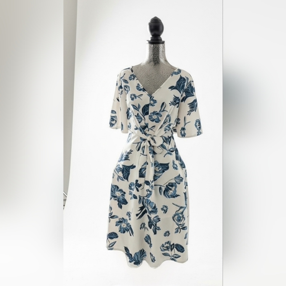 BloomChic Elegant Blue Floral Midi Dress